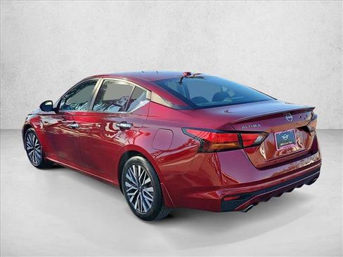 Used 2024 Nissan Altima 2.5 SV w/ SV Premium Package image 8