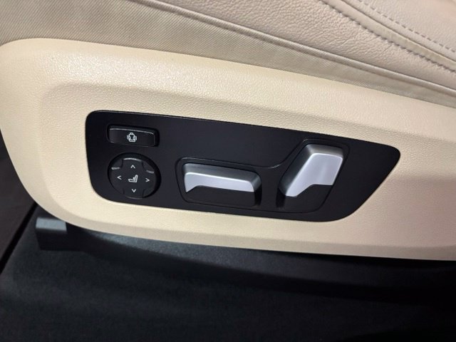 Used 2022 BMW X5 sDrive40i w/ Premium Package RWD image 10