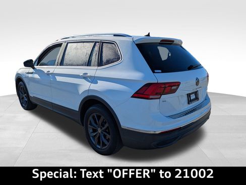 Used 2022 Volkswagen Tiguan SE w/ Panoramic Sunroof Package image 6