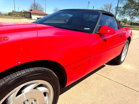 Used 1995 Chevrolet Corvette Convertible image 8