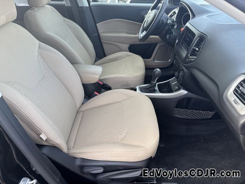 Used 2018 Jeep Compass Sport w/ Tech Group image 16