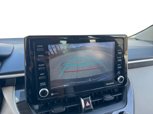Used 2022 Toyota Corolla LE FWD image 12