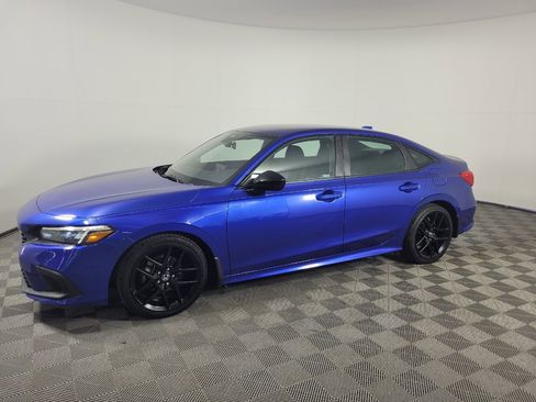 Used 2022 Honda Civic Sport image 2