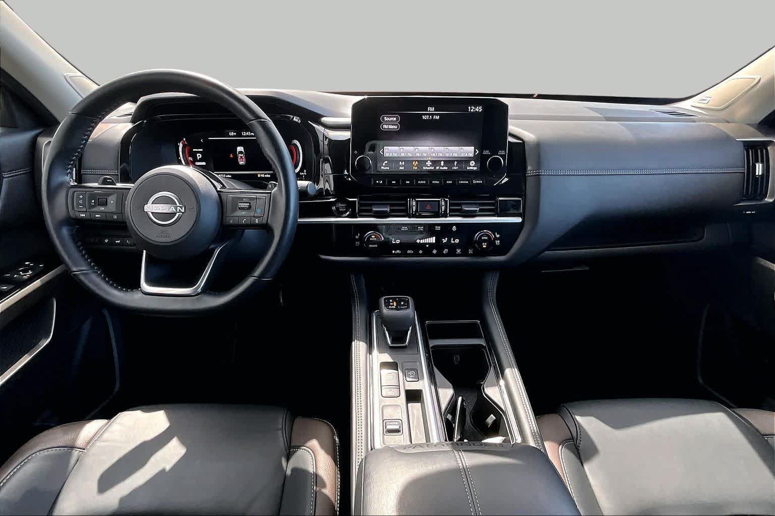 Certified 2025 Nissan Pathfinder Platinum FWD image 16