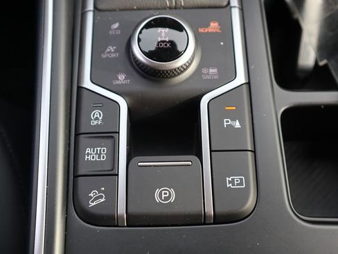 Used 2025 Kia Sorento S image 29