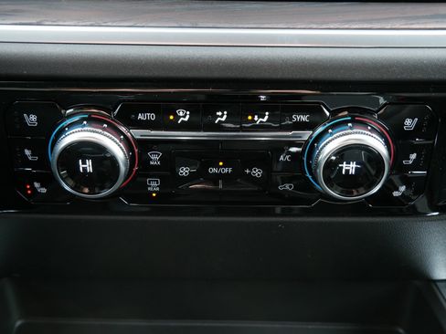 New 2026 GMC Sierra 1500 SLT w/ SLT Premium Plus Package image 8