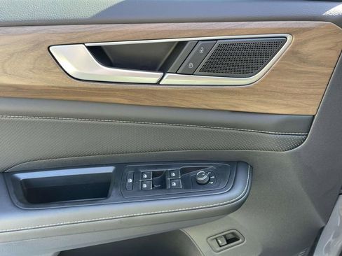 New 2026 Volkswagen Atlas SE FWD image 19