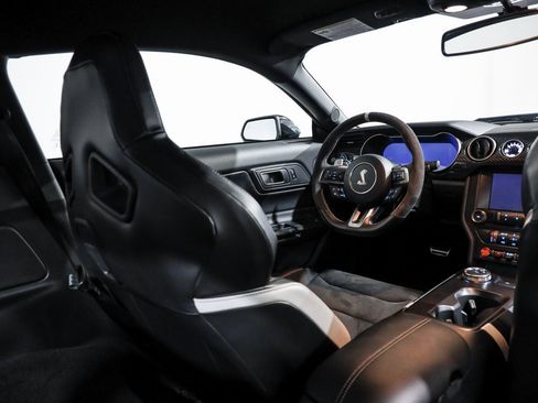 Used 2020 Ford Mustang Shelby GT500 w/ Carbon Fiber Track Pack image 30