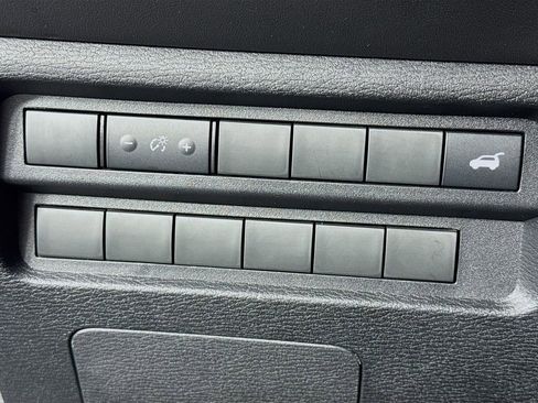 Used 2024 Mitsubishi Outlander SE image 14