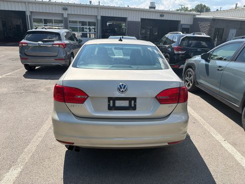 Used 2014 Volkswagen Jetta SE FWD image 16