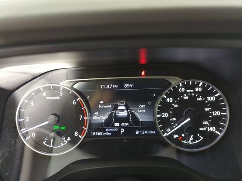 Used 2023 Nissan Rogue SV w/ SV Premium B Package FWD image 12