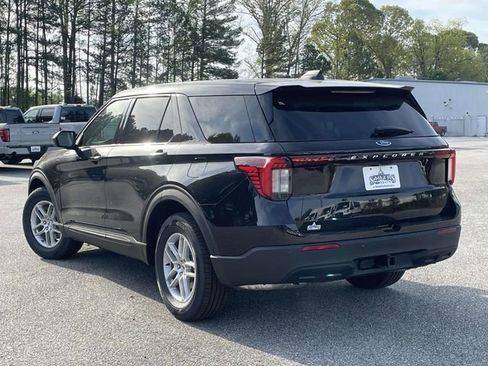 New 2026 Ford Explorer Active image 4