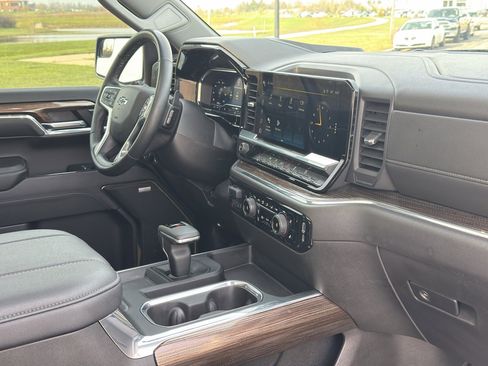 Used 2024 Chevrolet Silverado 1500 RST w/ Convenience Package II AWD/4WD image 30