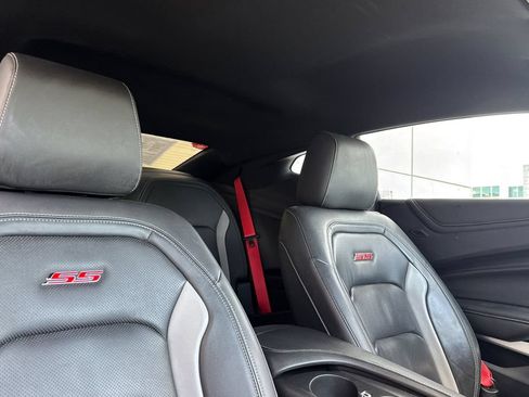 Used 2020 Chevrolet Camaro SS RWD image 16