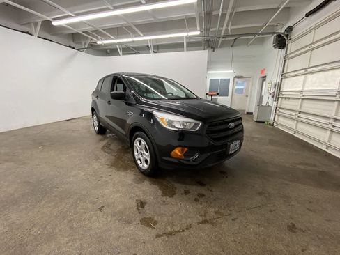 Used 2017 Ford Escape S image 8