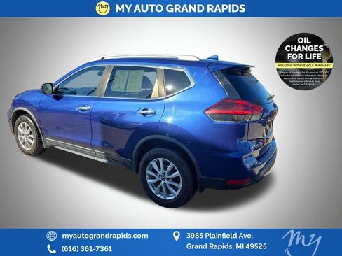 Used 2018 Nissan Rogue SV image 5