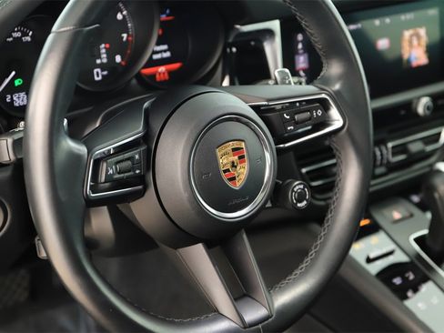 Used 2023 Porsche Macan Turbo image 16