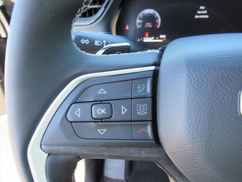 New 2026 Jeep Grand Cherokee Limited w/ Luxury Tech Group II RWD image 21