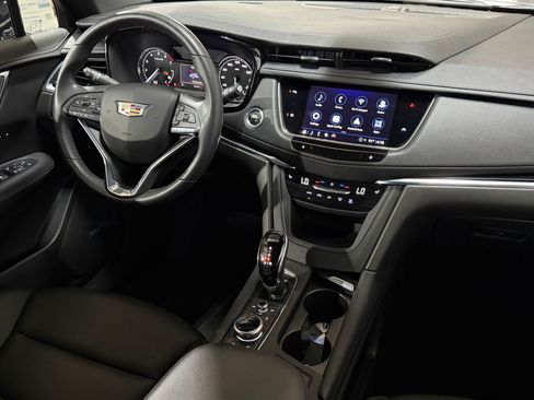 Used 2023 Cadillac XT6 Luxury FWD image 47