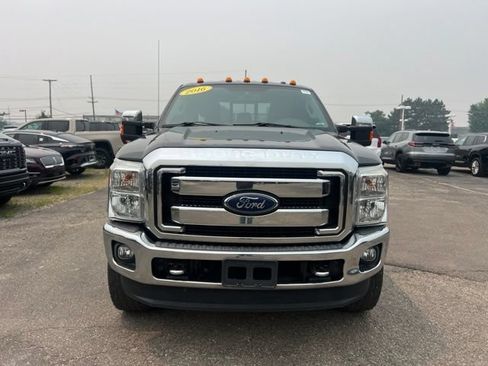 Used 2016 Ford F250 XLT w/ XLT Premium Package AWD/4WD image 2