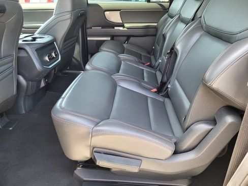 Used 2025 Ford Expedition Max Active AWD/4WD image 11