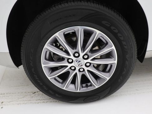 Used 2023 Buick Enclave Essence AWD/4WD image 10