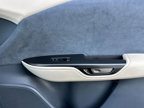 Used 2023 Lexus RZ 450e Premium image 19