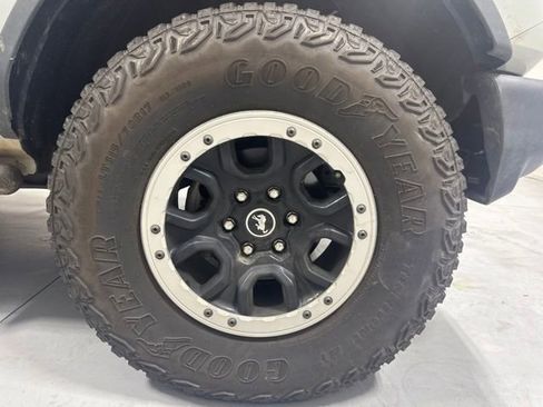 Used 2023 Ford Bronco Big Bend w/ Sasquatch Package AWD/4WD image 4