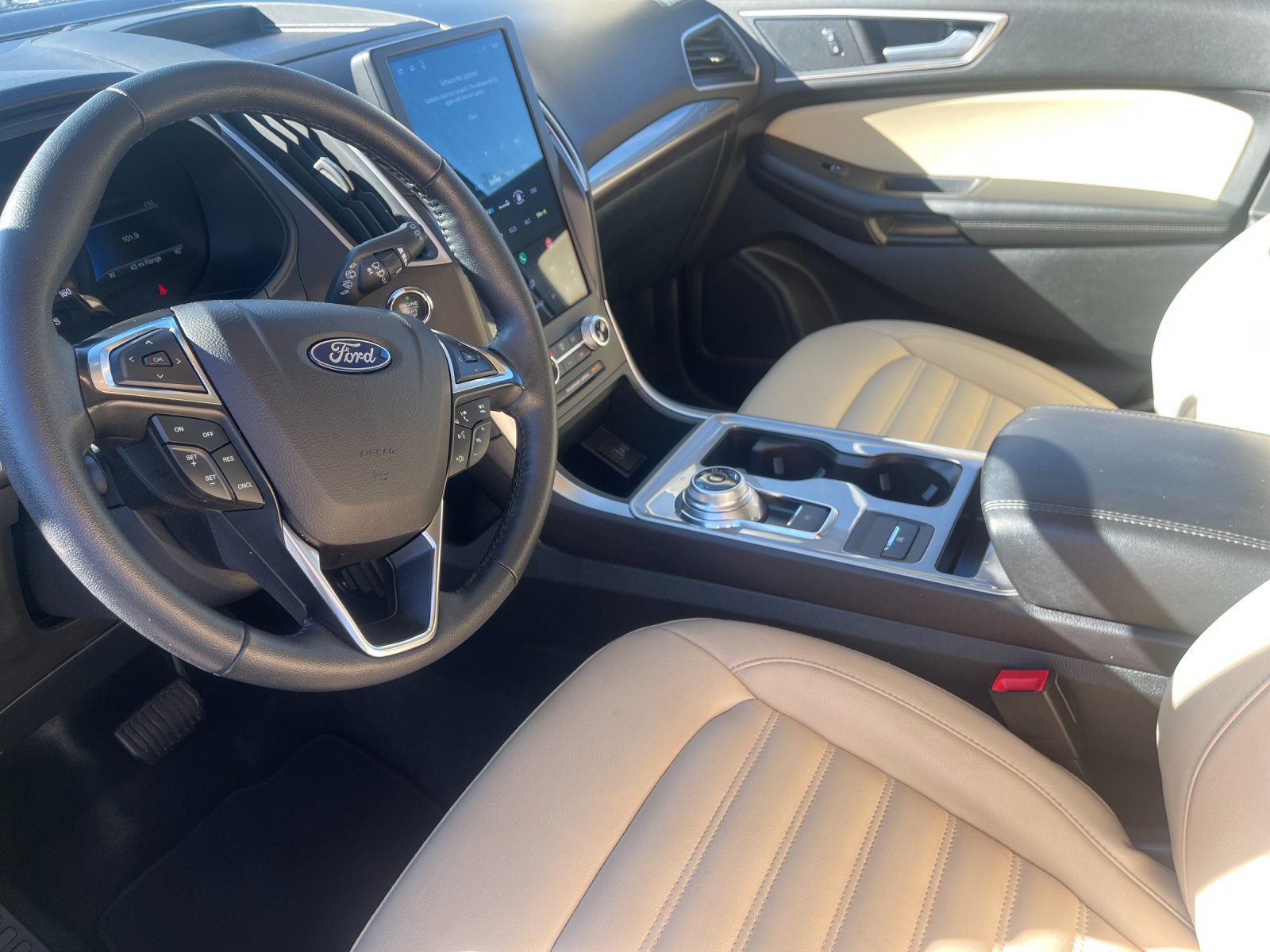 Used 2024 Ford Edge SEL AWD/4WD image 11