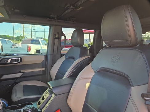 Used 2022 Ford Bronco Wildtrak image 23