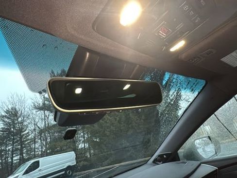 Used 2020 Toyota Avalon Limited image 26