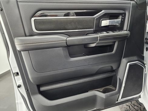 Used 2021 RAM 3500 Laramie w/ Night Edition image 44