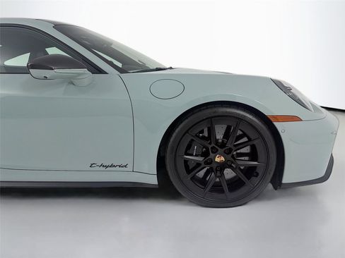 Used 2025 Porsche 911 Carrera 4 GTS image 23