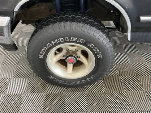 Used 1994 Ford F150 XL image 18