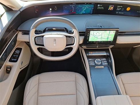 Used 2025 Lincoln Nautilus Premier w/ Equipment Group 102A image 11