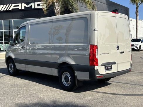 Used 2025 Mercedes-Benz Sprinter 2500 image 4