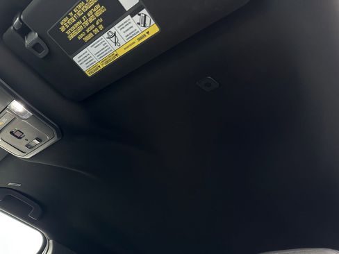 Used 2025 Toyota Tacoma SR image 13