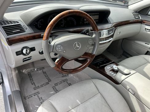 Used 2010 Mercedes-Benz S 550 image 2
