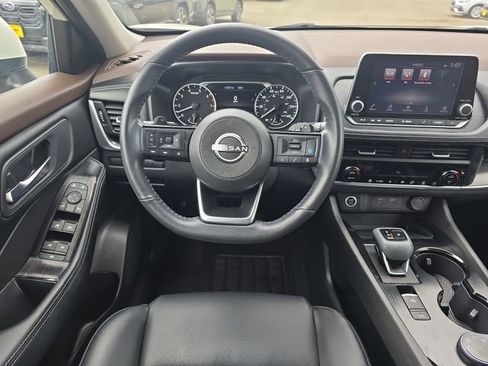 Used 2023 Nissan Rogue SV w/ SV Premium B Package AWD/4WD image 19