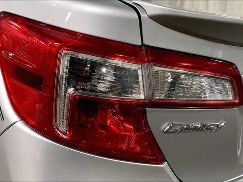 Used 2012 Toyota Camry SE image 29