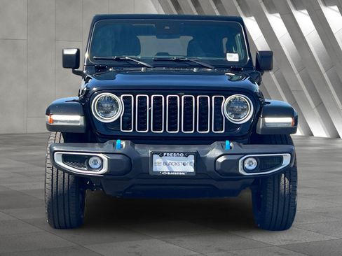Used 2024 Jeep Wrangler Unlimited Sahara AWD/4WD image 9