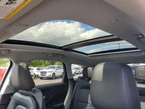 Certified 2022 Lincoln Corsair Reserve w/ Equipment Group 201A image 11