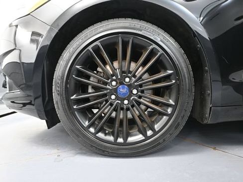 Used 2016 Ford Fusion SE w/ Equipment Group 202A FWD image 18