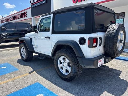 Used 2020 Jeep Wrangler Sport AWD/4WD image 4
