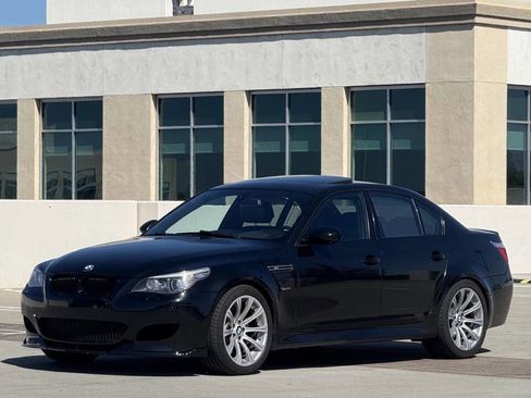 Used 2010 BMW M5 RWD image 21