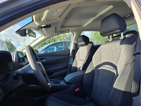 Certified 2025 Honda Accord SE image 12