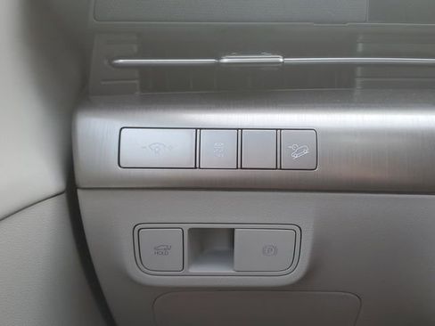 Used 2025 Hyundai Kona Limited image 21