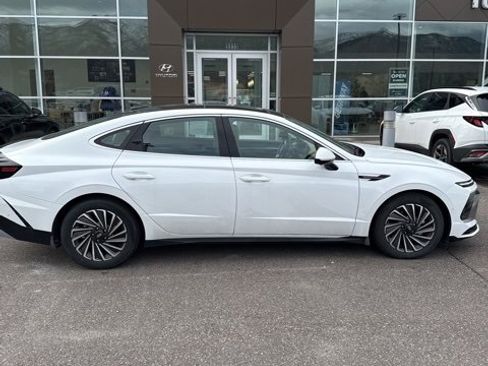 Used 2025 Hyundai Sonata Limited image 4