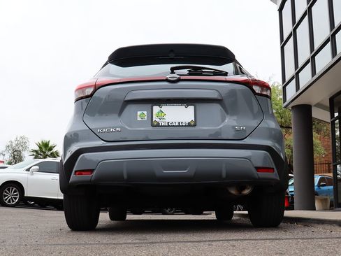 Used 2023 Nissan Kicks SR FWD image 12