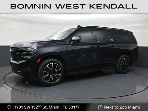 Used 2024 Chevrolet Suburban RST w/ Luxury Package RWD image 1